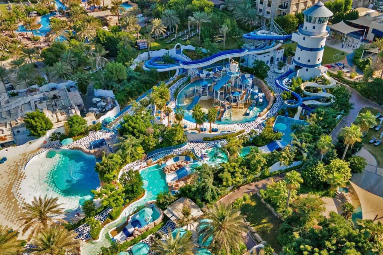 Le Meridien Mina Seyahi Beach Resort & Waterpark Dubai Exterior photo Aerial view of Wet'n'Wild Phoenix