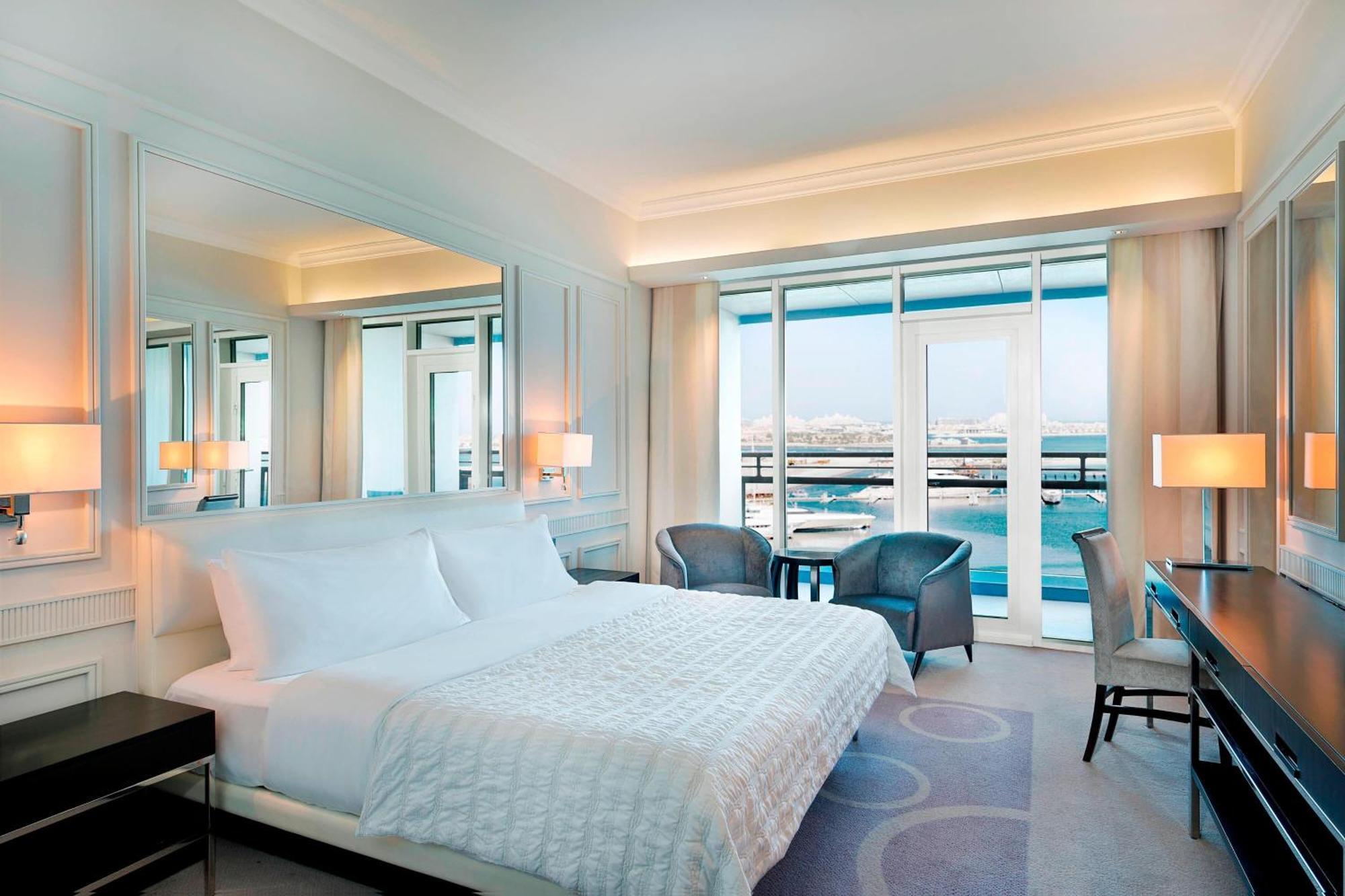 Le Meridien Mina Seyahi Beach Resort & Waterpark Dubai Exterior photo Deluxe Room